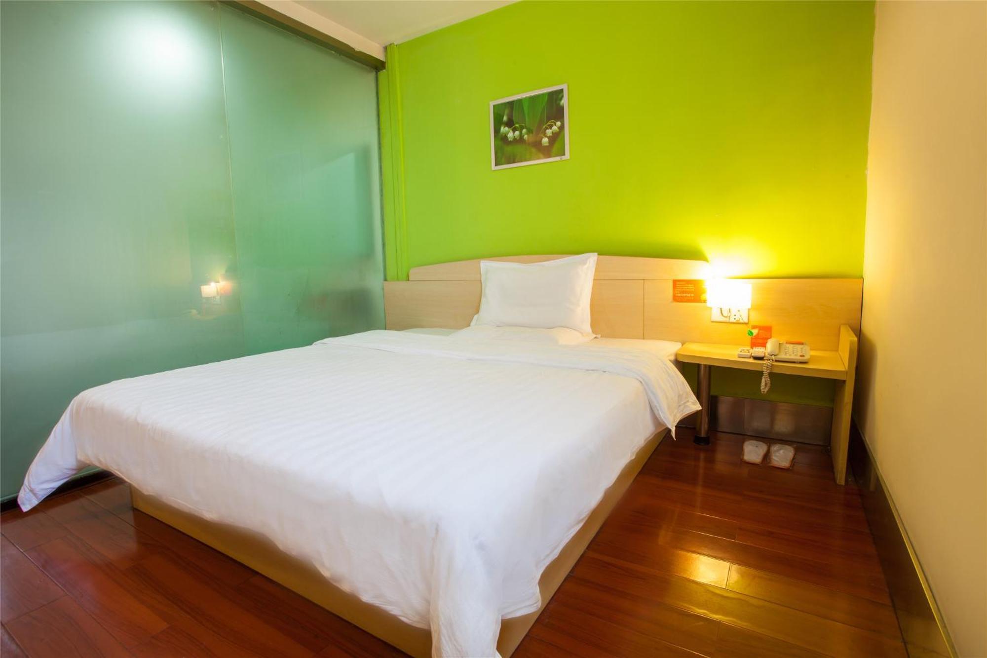 7Days Inn Guangzhou South Railway Station Huijiang Subway Station Bagian luar foto