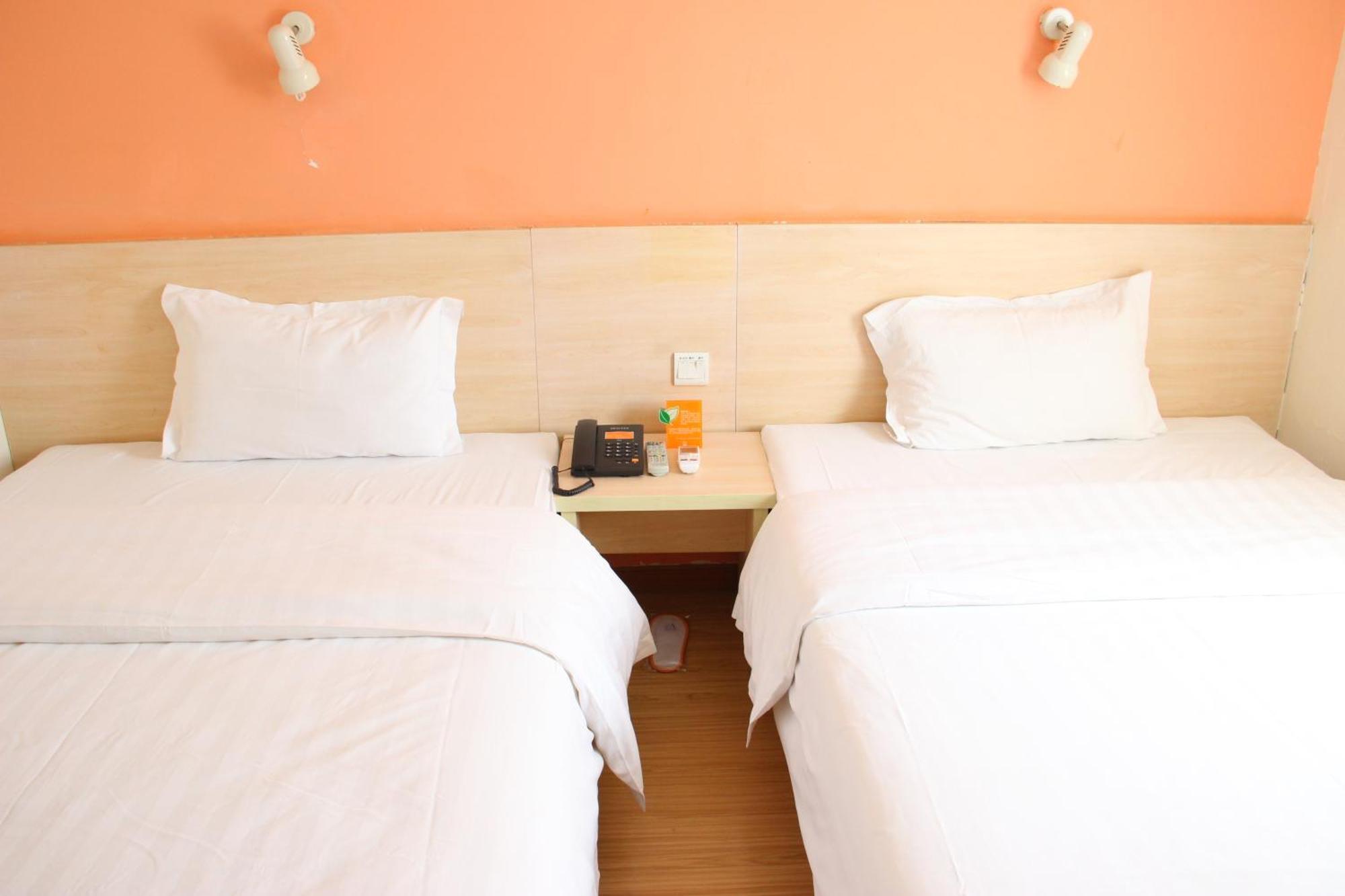 7Days Inn Guangzhou South Railway Station Huijiang Subway Station Bagian luar foto