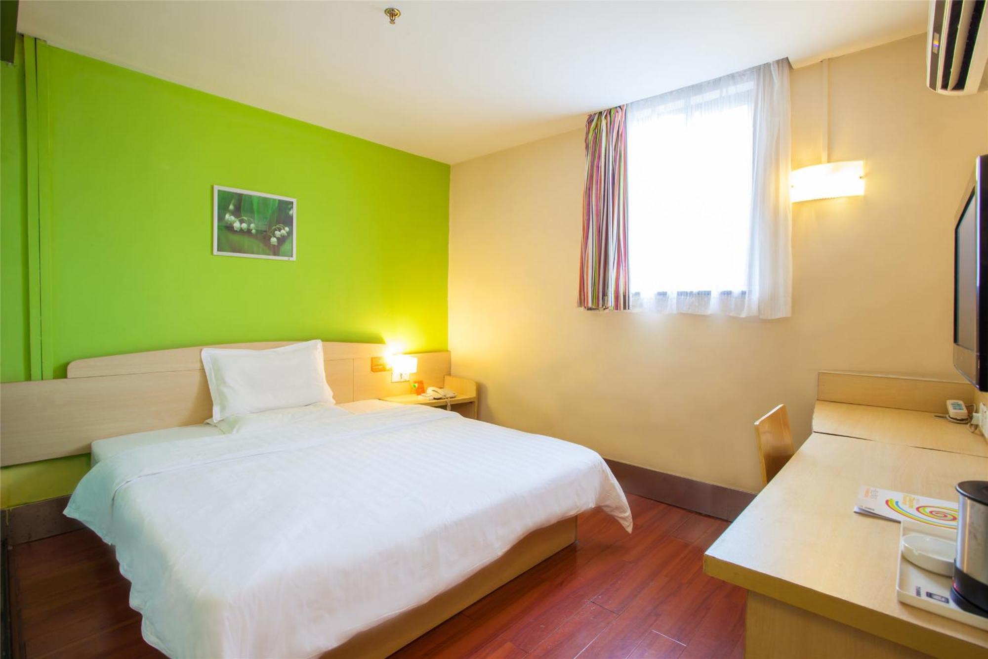 7Days Inn Guangzhou South Railway Station Huijiang Subway Station Bagian luar foto