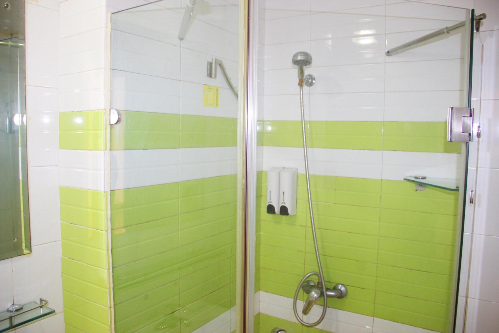 7Days Inn Guangzhou South Railway Station Huijiang Subway Station Bagian luar foto