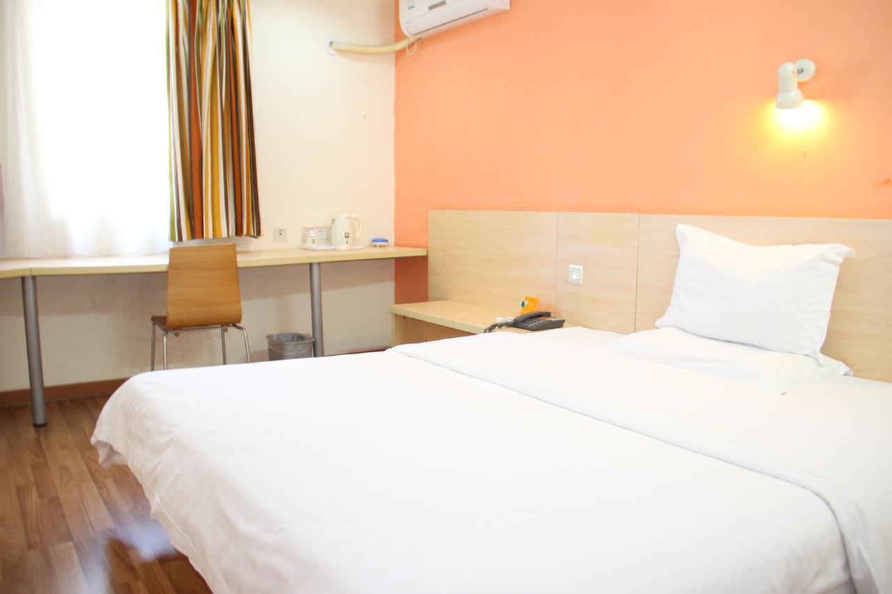 7Days Inn Guangzhou South Railway Station Huijiang Subway Station Bagian luar foto