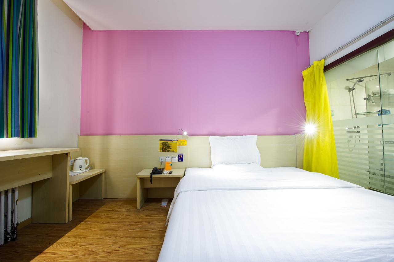 7Days Inn Guangzhou South Railway Station Huijiang Subway Station Bagian luar foto
