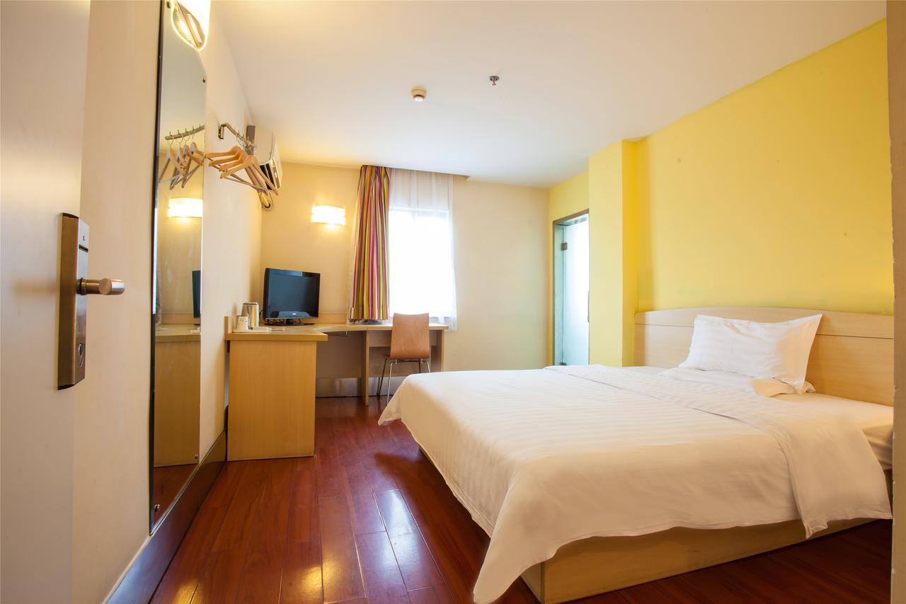 7Days Inn Guangzhou South Railway Station Huijiang Subway Station Bagian luar foto